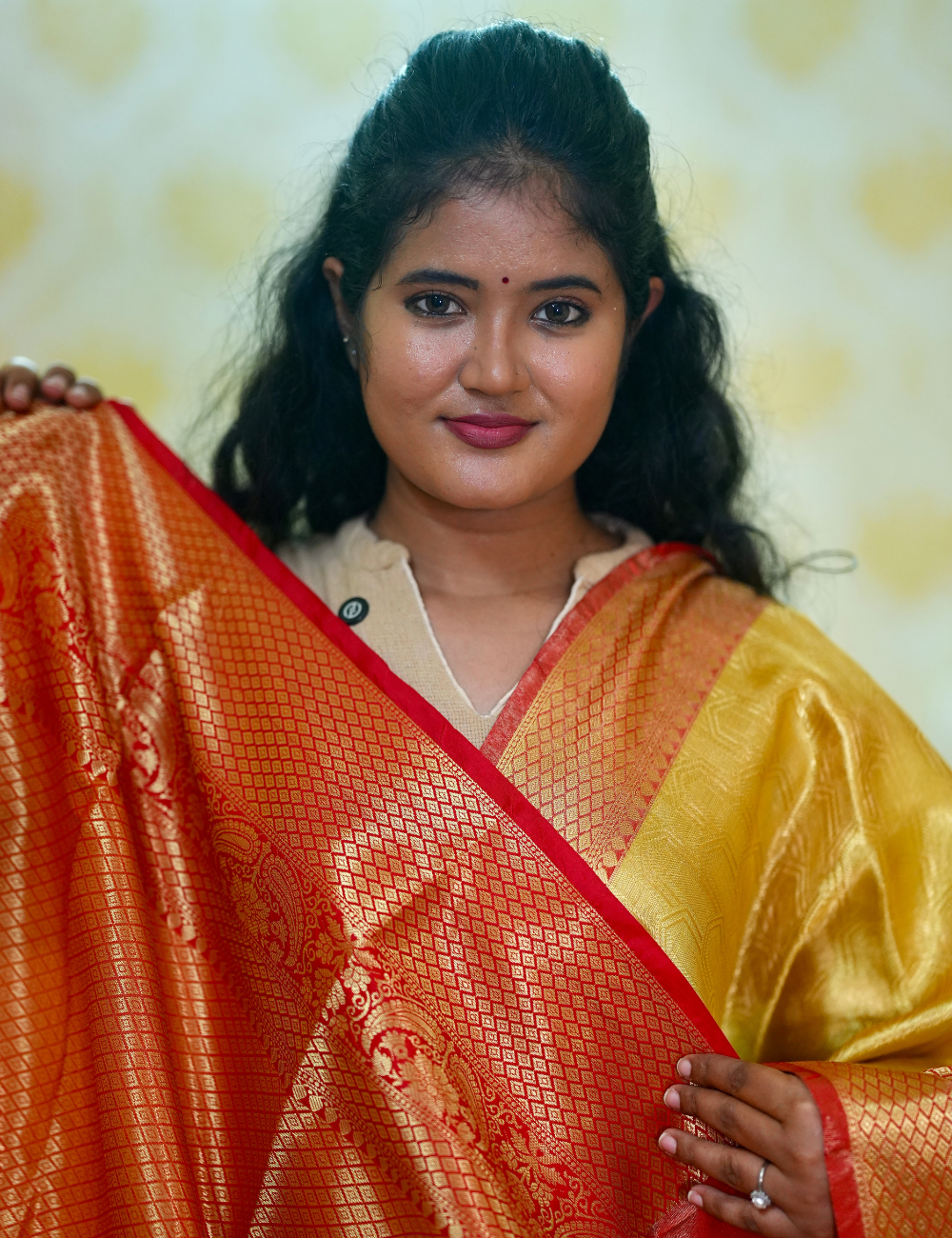 Golden Red Banarasi Zari Tanchui