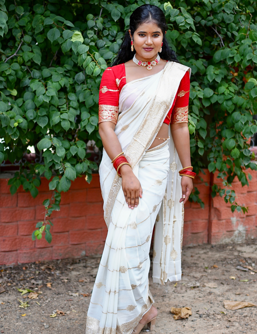 Viscose georgette - A Royal Zari Saree Ensemble