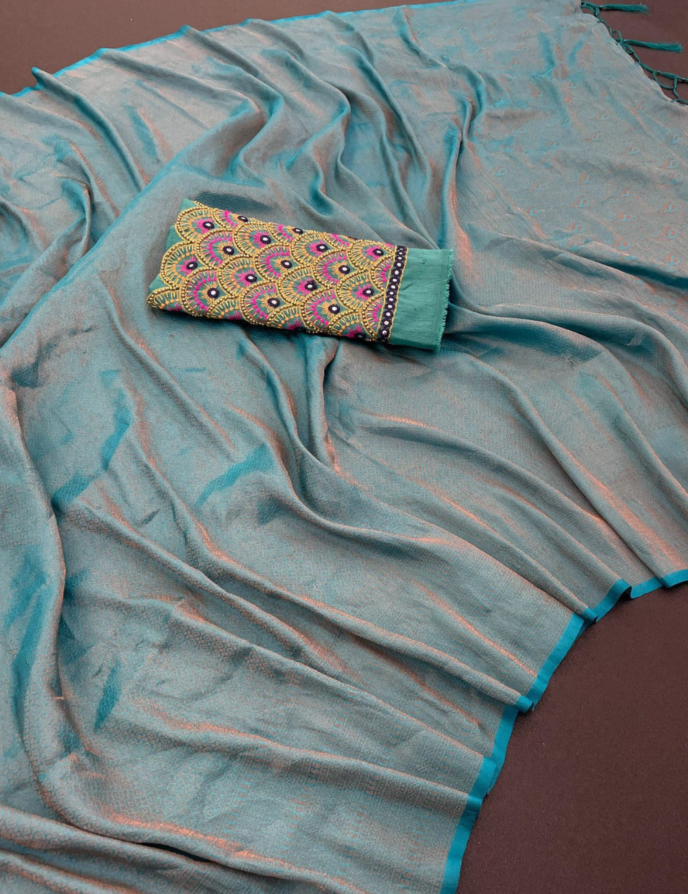 Regal charm Kubera silk