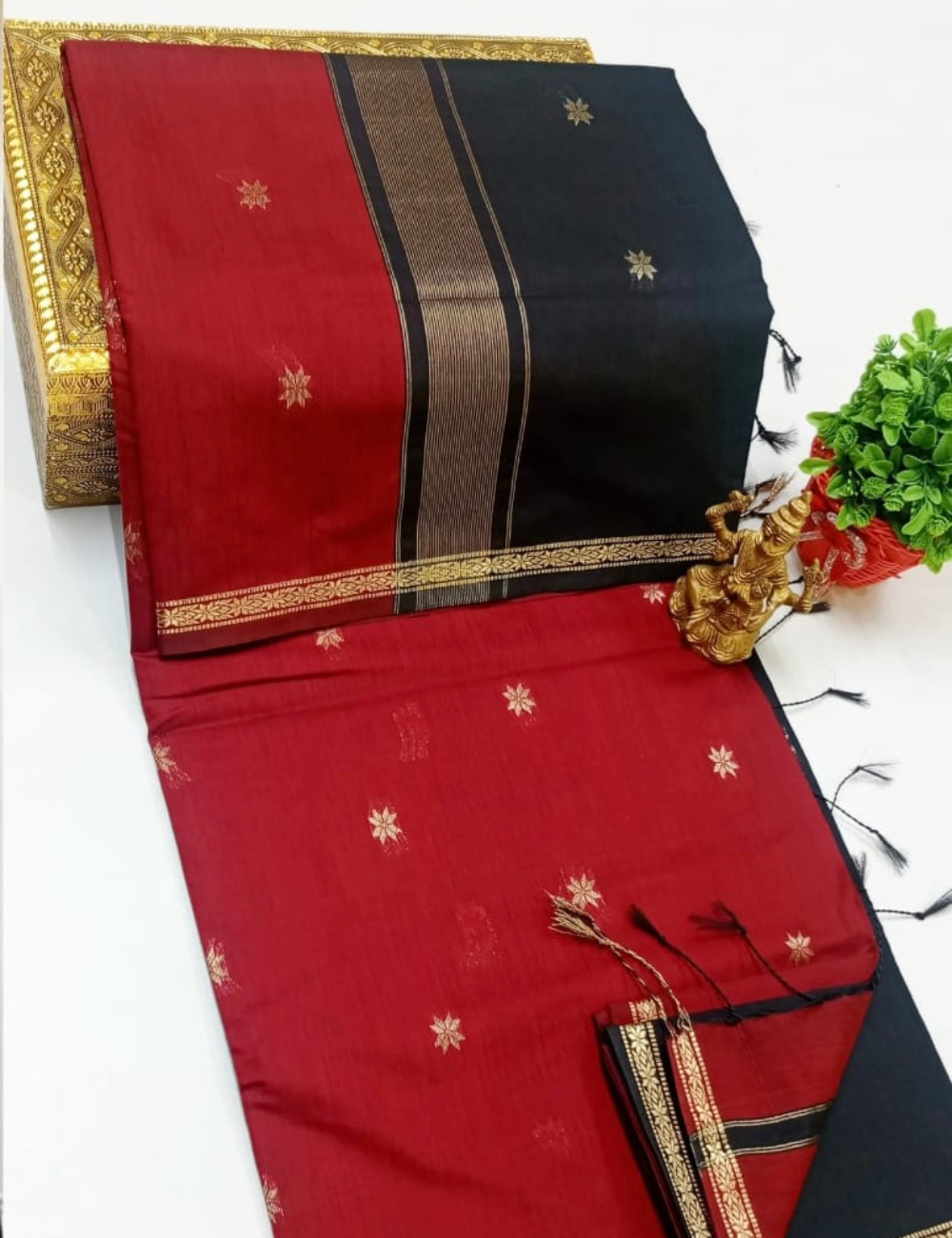 Handloom Maheshwari Silk Cotton Saree