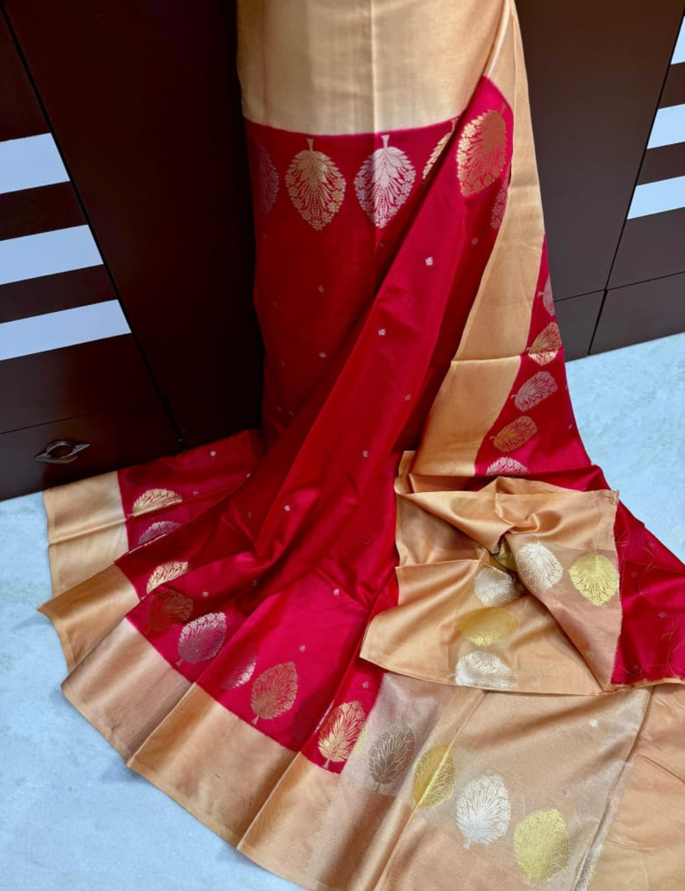 Traditional Warm Silk Leaf Motif Saree